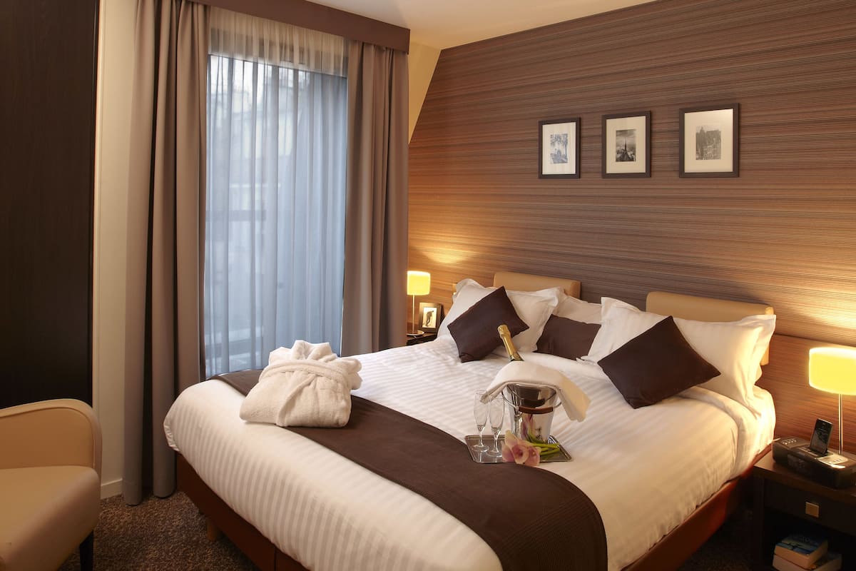 1 bedroom, in-room safe, desk, soundproofing