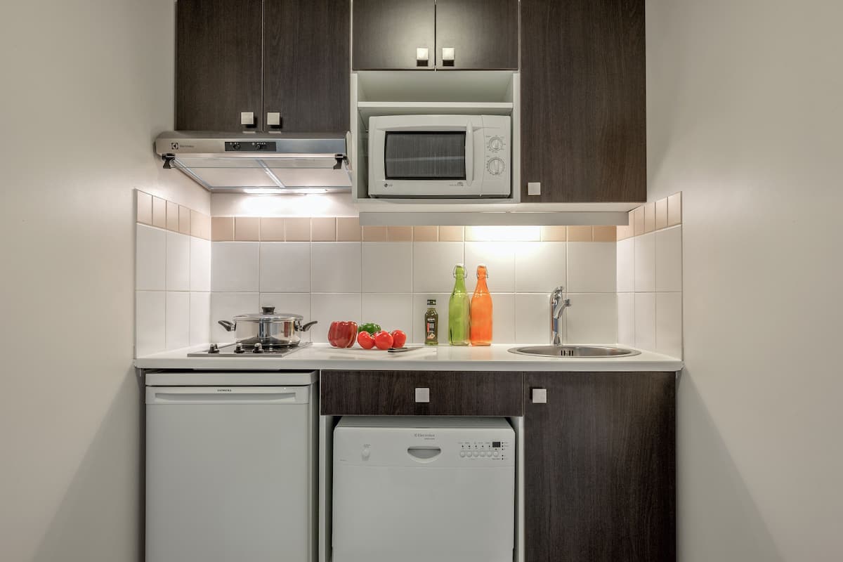 Refrigerador, microondas, parrilla de estufa y lavavajillas