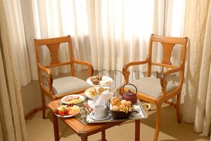 Zimmersafe, schallisolierte Zimmer, kostenloses WLAN, Wecker