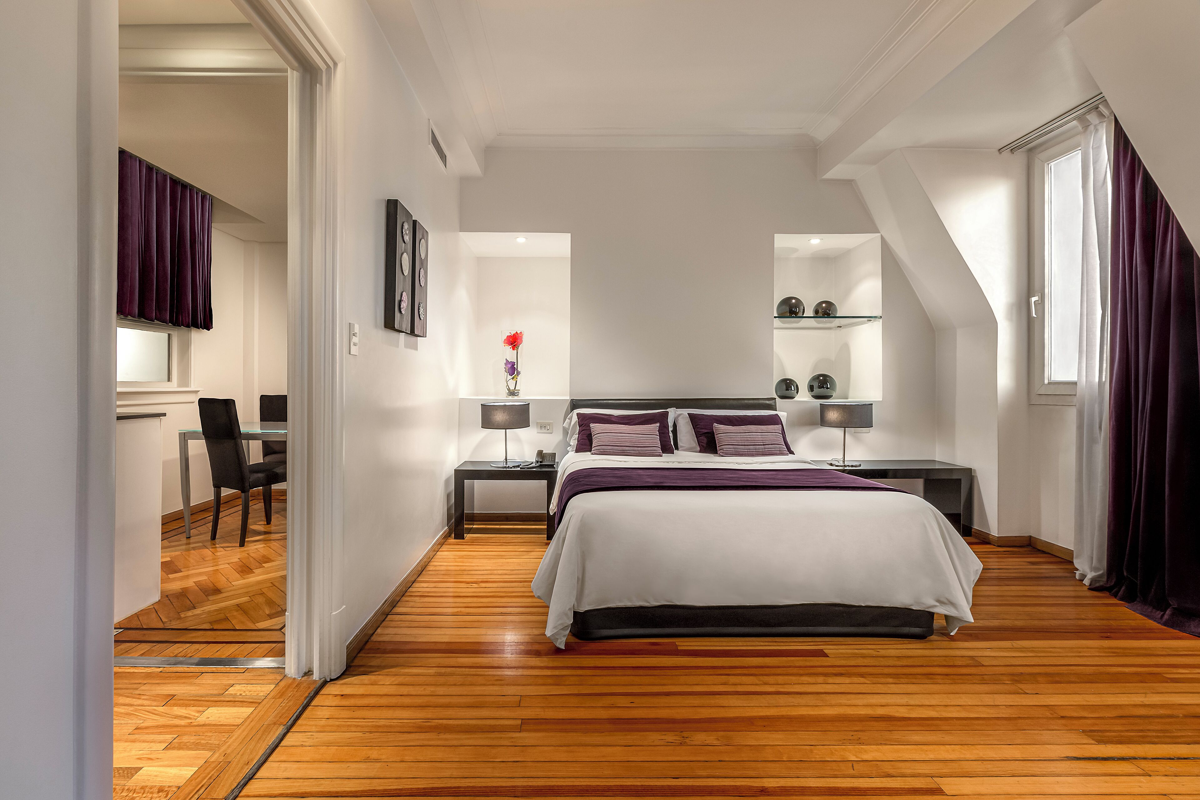 executive suite | minibar, in-room safe, blackout curtains, soundproofing