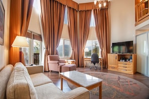 Tower Suite | In-room safe, desk, iron/ironing board, free WiFi