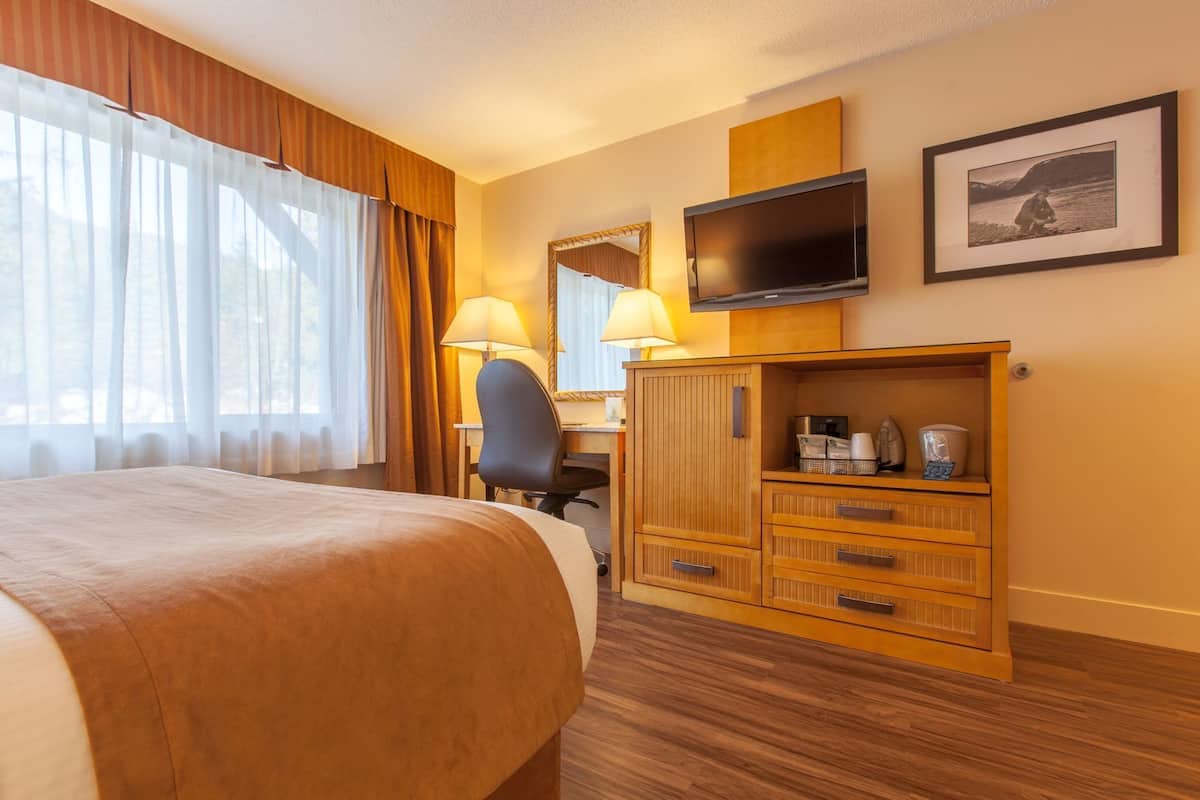 In-room safe, desk, iron/ironing board, free WiFi