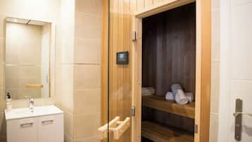 Couples treatment room(s), hot tub, steam room, Turkish bath/hammam