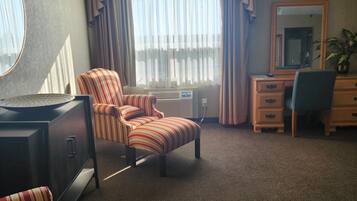 Suite, 1 King Bed, Non Smoking (Bridal)