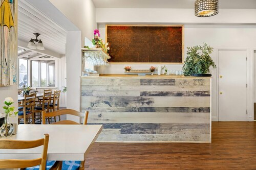 Travelodge by Wyndham Amherst