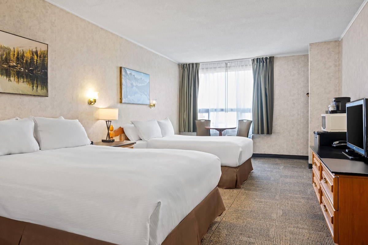 Deluxe Room, 2 Queen Beds, Non Smoking (Drive-Up Room) | Desk, blackout drapes, iron/ironing board, WiFi (free)