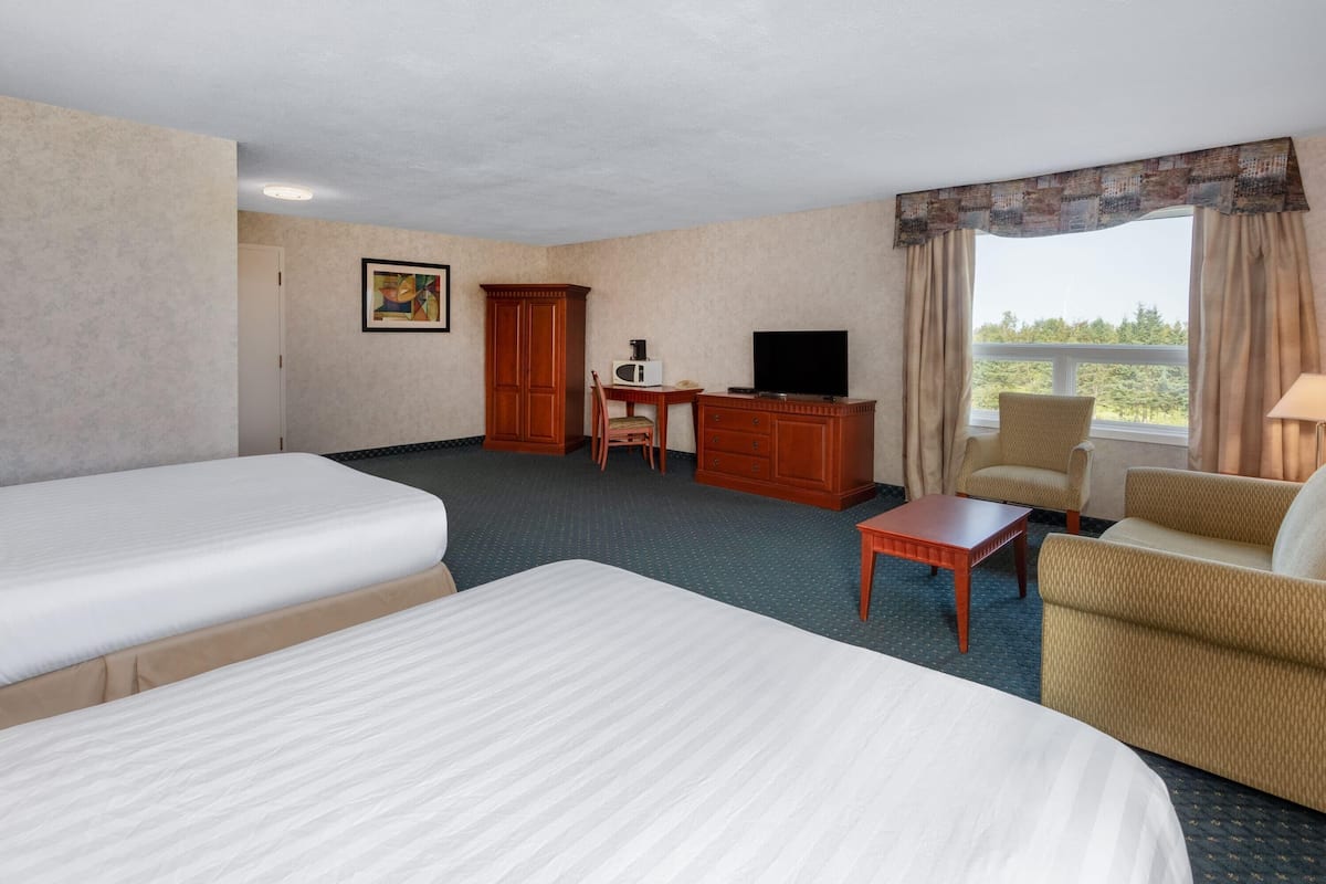 Desk, blackout curtains, iron/ironing board, free WiFi