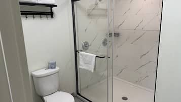 Signature Suite, 1 King Bed, Non Smoking, Jetted Tub | Bathroom shower