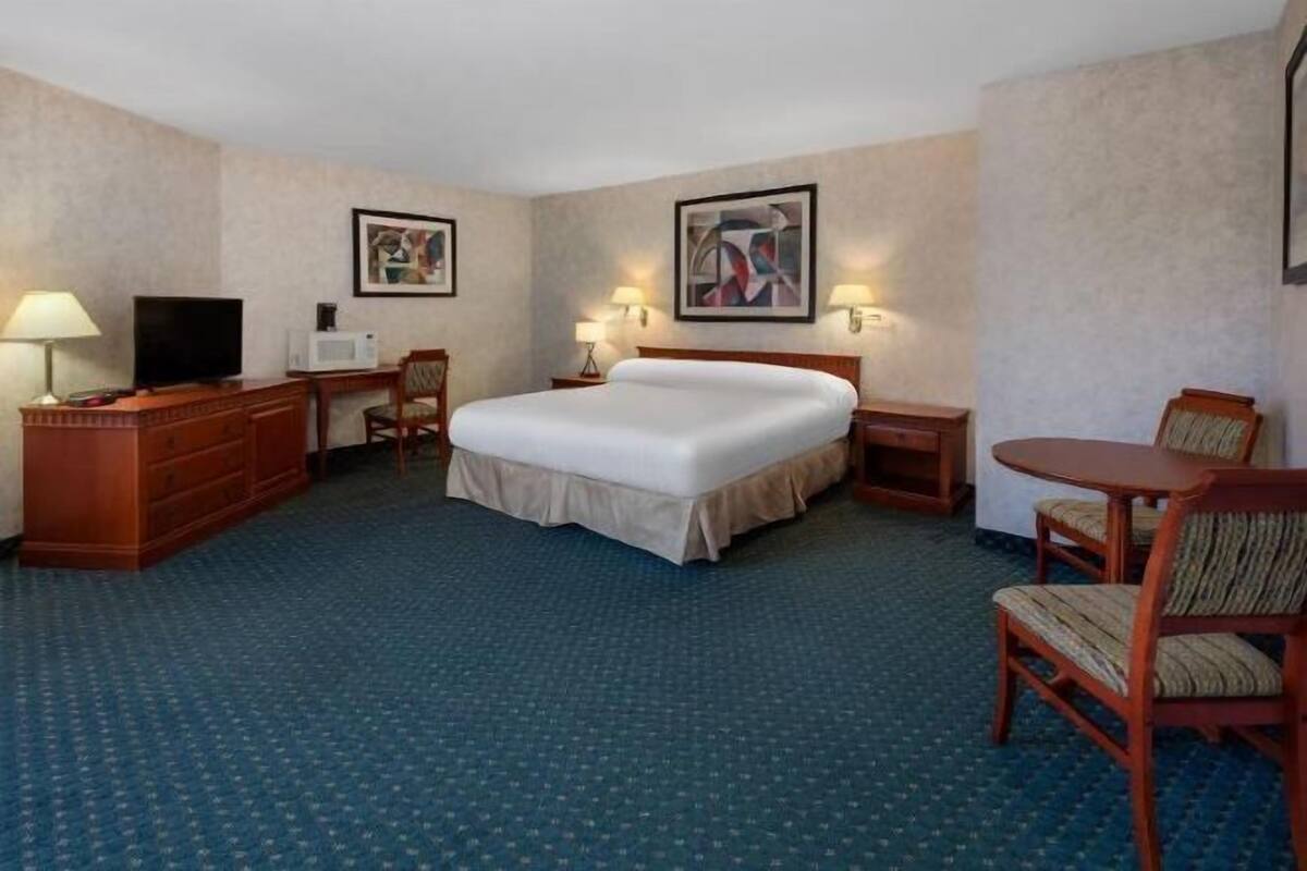 Desk, blackout curtains, iron/ironing board, free WiFi