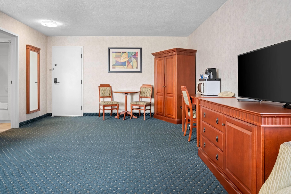 Family Room, 2 Queen Beds, Non Smoking (Sofa Bed) | Desk, blackout drapes, iron/ironing board, WiFi (free)
