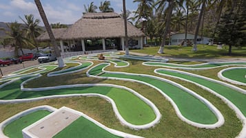 Mini-golf