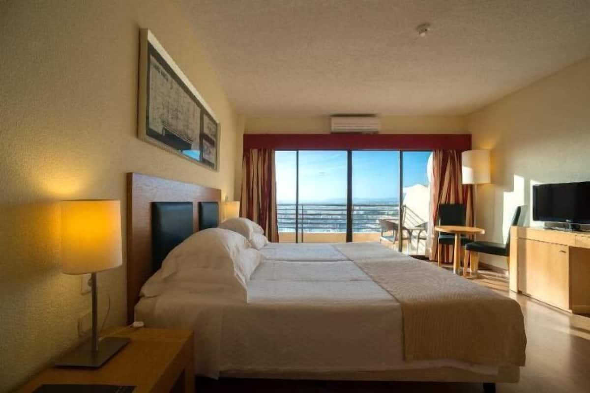 Minibar, in-room safe, desk, blackout curtains