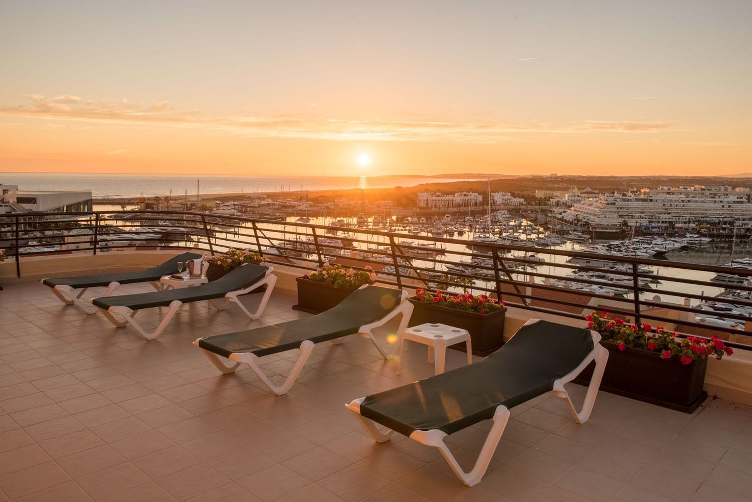 senior suite (4 adults + 2 children) | balcony