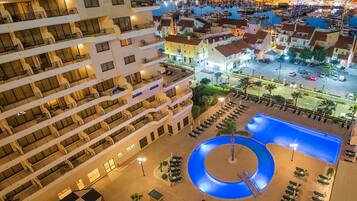 Piscine couverte, piscine extérieure