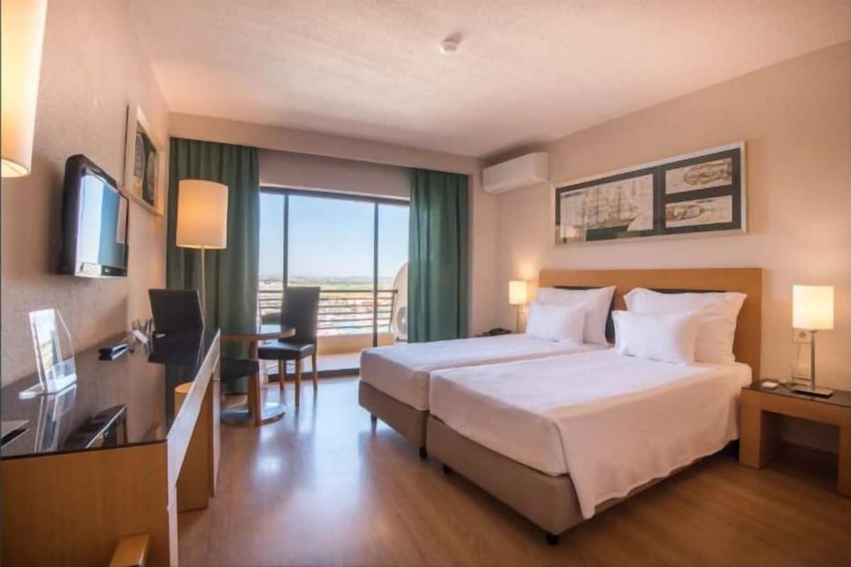1 bedroom, minibar, in-room safe, desk