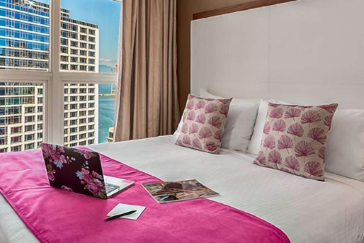 Premium bedding, pillowtop beds, in-room safe, desk