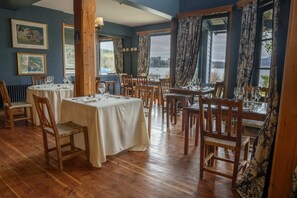 Free daily cooked-to-order breakfast