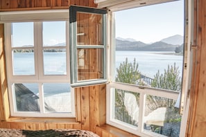 Zimmer, Seeblick (Atelier) | Hochwertige Bettwaren, Daunenbettdecken