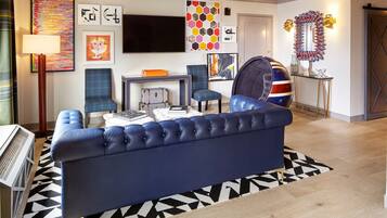 Hypo-allergenic bedding, in-room safe, individually decorated