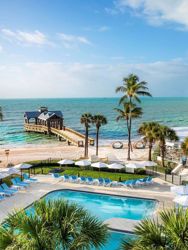 Outdoor pool, pool umbrellas, sun loungers