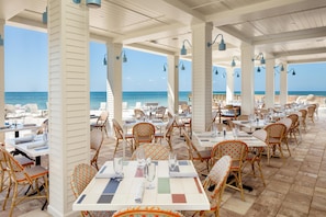 Dîner, souper et brunch servis sur place