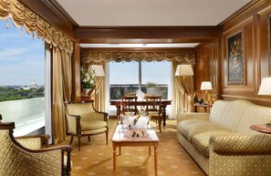 Presidential Suite | Premium bedding, down duvets, Tempur-Pedic beds, minibar
