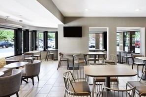 Free daily continental breakfast - SpringHill Suites Phoenix Airport/Tempe (Tempe)