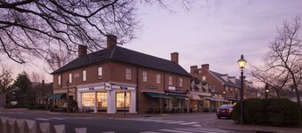 Fife And Drum Inn