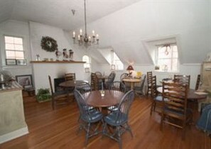 Dining - Fife And Drum Inn (Williamsburg)