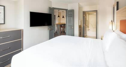 Candlewood Suites Eagan Arpt South - Mall Area by IHG