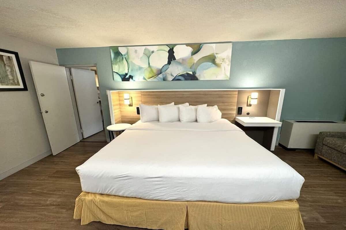 Premium bedding, pillowtop beds, desk, blackout drapes