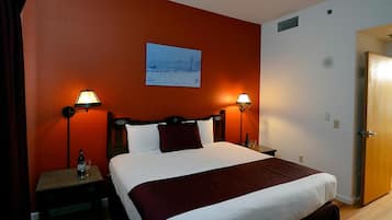 Desk, iron/ironing board, free WiFi, bed sheets