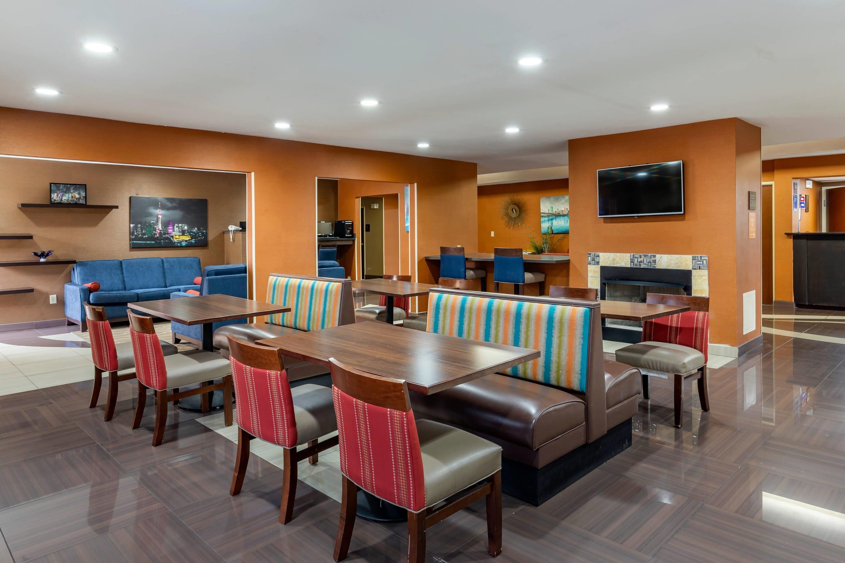 Free daily buffet breakfast
