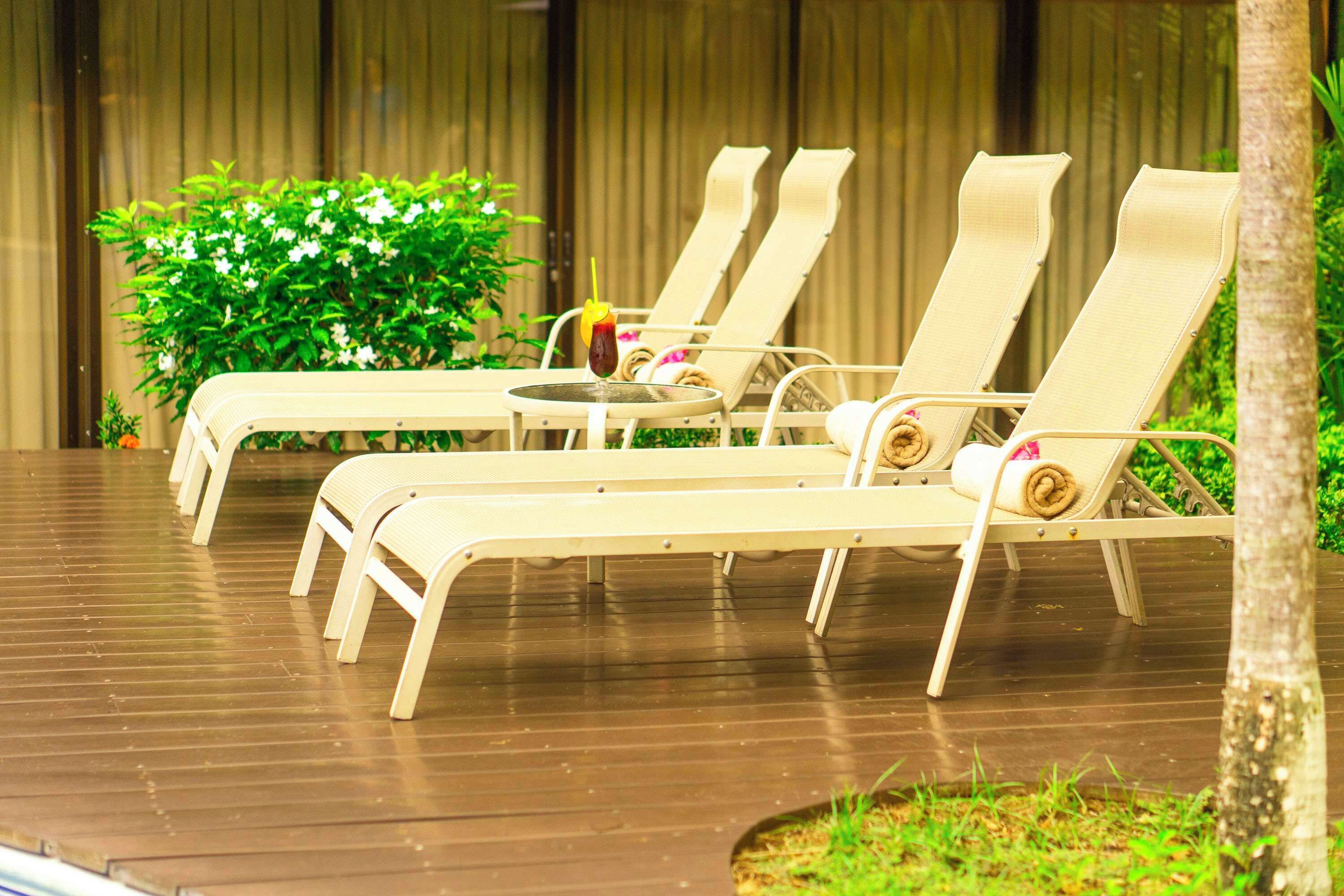 Outdoor pool, pool loungers