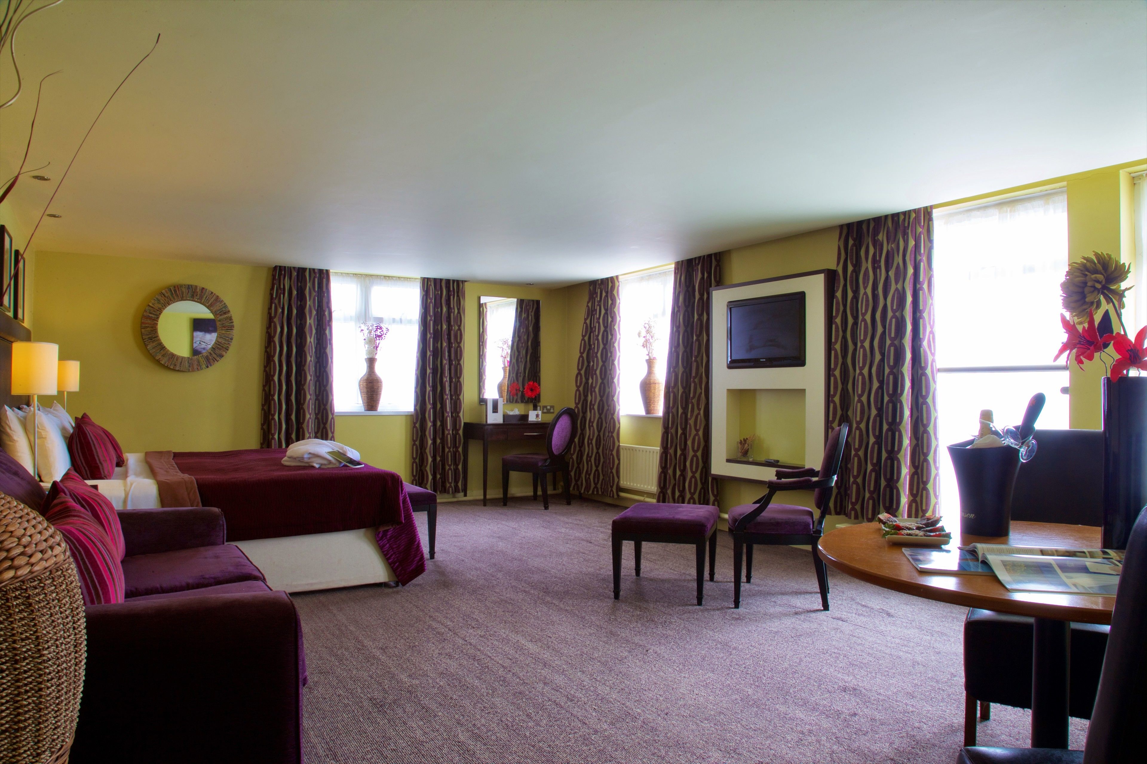 desk, blackout curtains, iron/ironing board, free wifi