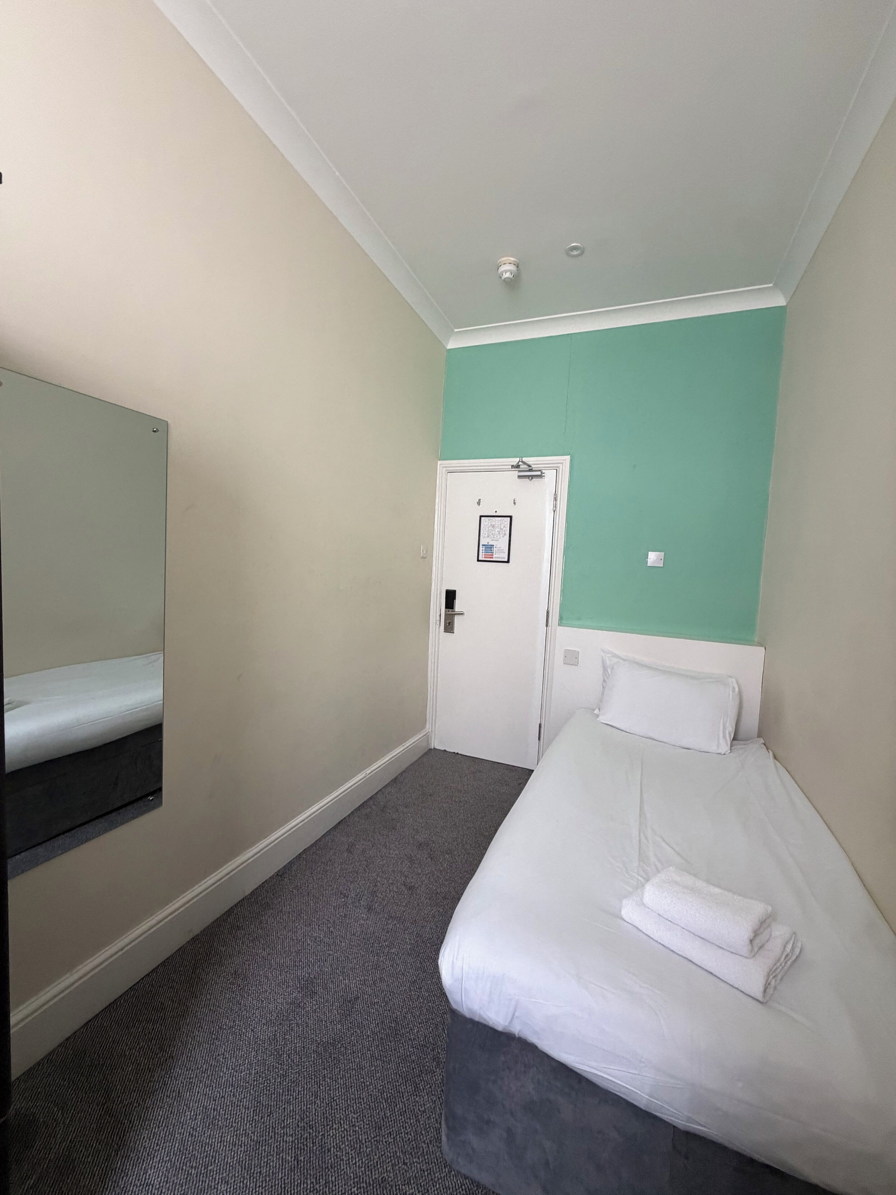 Standard Single Room | In-room safe, iron/ironing board, free WiFi, bed sheets