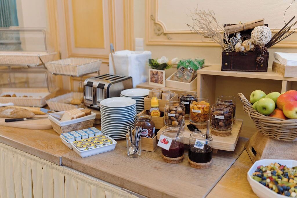 daily buffet breakfast (eur 20 per person)
