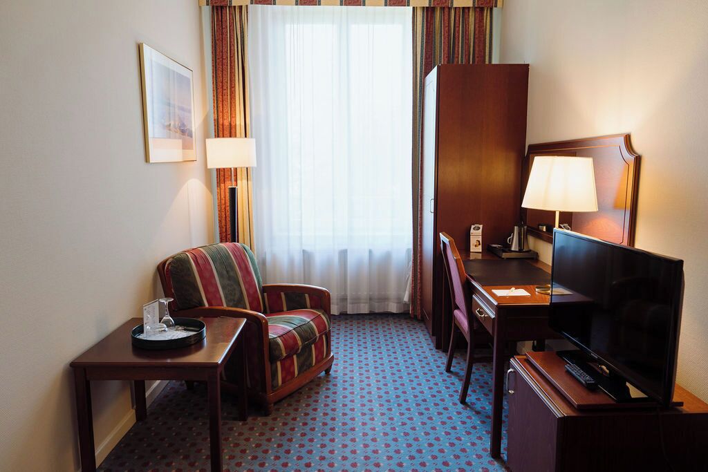 single room | in-room safe, soundproofing, iron/ironing board, free wifi