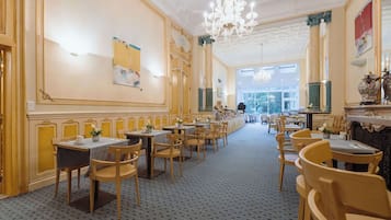 Dagelijks ontbijtbuffet (EUR 20 per persoon)