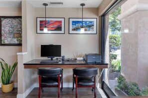 Business centre - Comfort Suites Tulare Sequoia Gateway (Tulare)