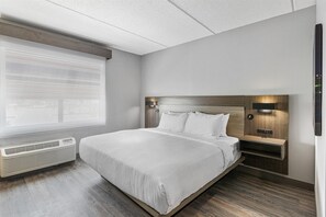 Suite, 1 cama King size, con acceso para personas discapacitadas, tina (with Sofabed) | 1 habitación y ropa de cama de alta calidad 