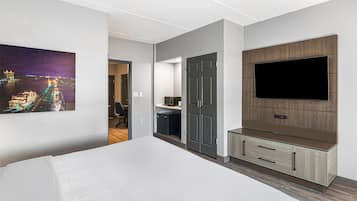 Suite, 1 King Bed, Accessible, Bathtub (with Sofabed) | 1 bedroom, premium bedding, in-room safe, desk