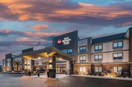 Esterni. Best Western Plus Savannah Gateway