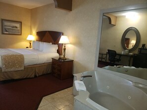 Premium Single Room, 1 King Bed, Jetted Tub | Private spa tub