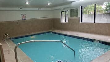 Indendørs pool
