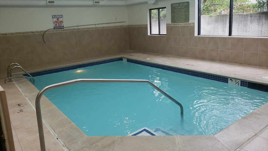 A Victory Suites Warren