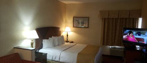 One Bed Suite | Desk, iron/ironing board, free cribs/infant beds, free WiFi