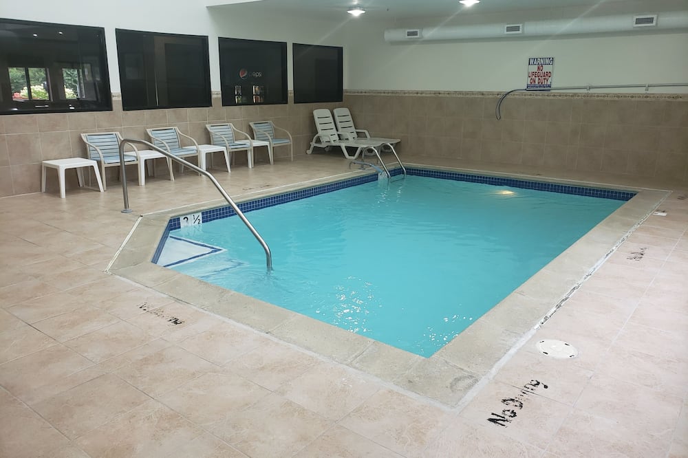 A Victory Suites Warren