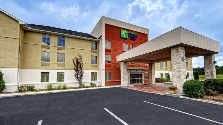 Holiday Inn Express & Suites Crossville by IHG