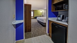 Premium bedding, in-room safe, desk, blackout curtains